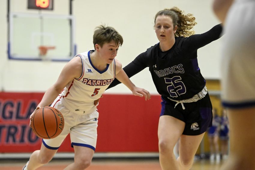 Jan. 10 Girls Basketball Roundup - Emma Blaisure’s late 3-pointer lifts Douglas past Belle Fourche 