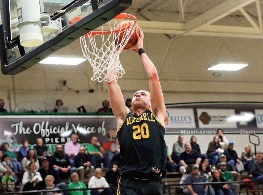Caden Hinker, Emilee Fox, Bella Swedlund highlight week filled with basketball milestones
