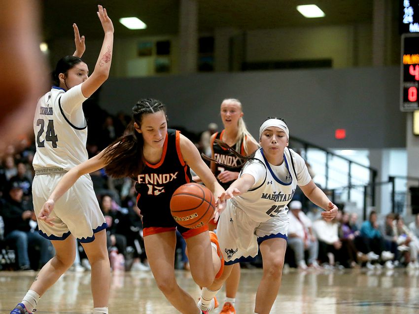 No. 1 Mahpiya Luta edges No. 2 Lennox, improves to 10-0 on the season  