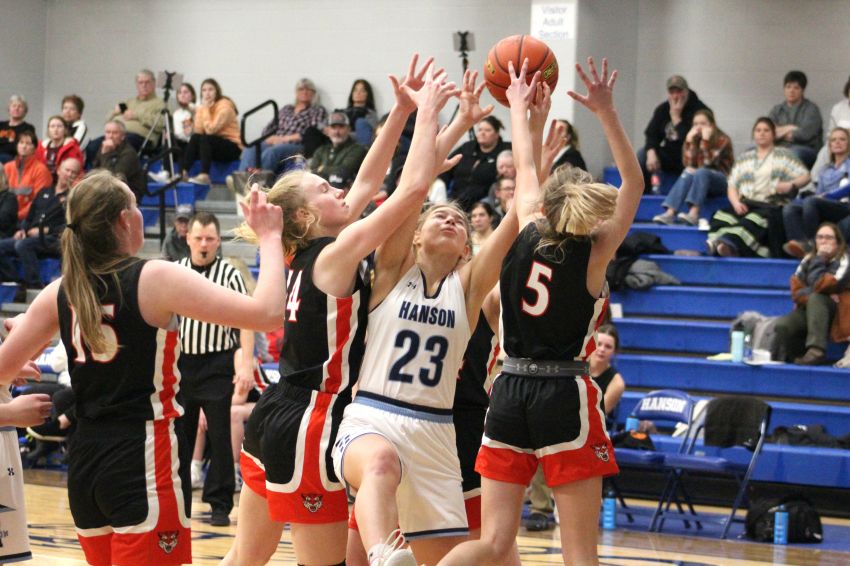 Jan. 18 Basketball Roundup - Hanson holds off Howard for girls victory 