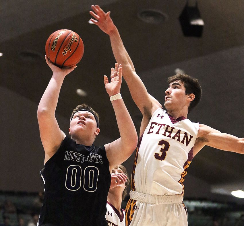 Jan. 22 Hanson Classic Roundup - Ethan holds off Waubay/Summit 