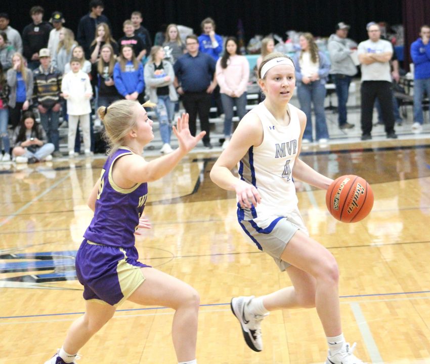 Jan. 28 Basketball Roundup - Emilee Fox breaks school record in Mount Vernon/Plankinton win 