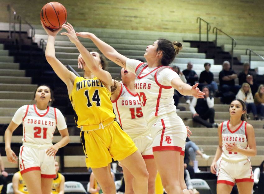Jan. 28 Girls Basketball Roundup - Mitchell knocks off Rapid City Central 