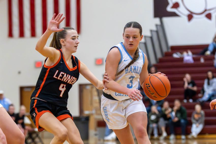 No. 2 Hamlin holds off No. 3 Lennox in rematch at Dak-XII/NEC Clash 