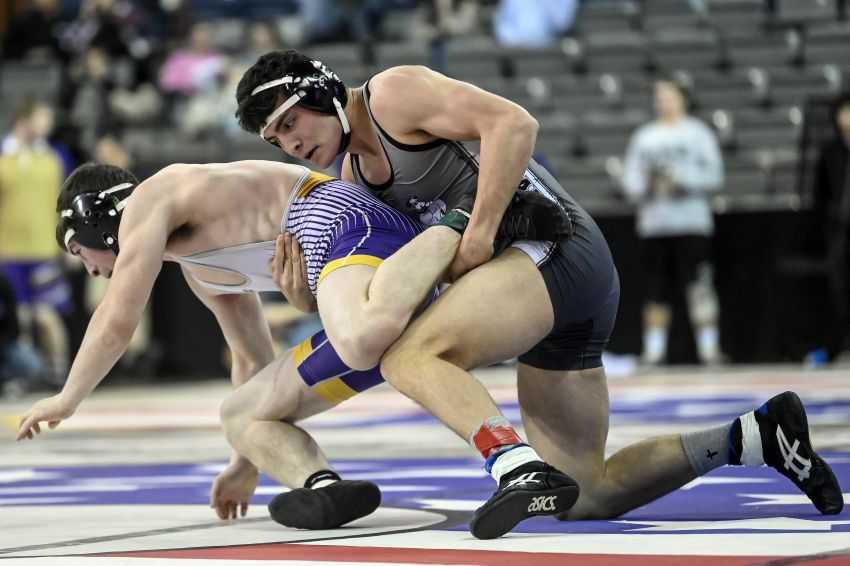 Badlands Brawlers muscle past field to claim Region 4B wrestling title