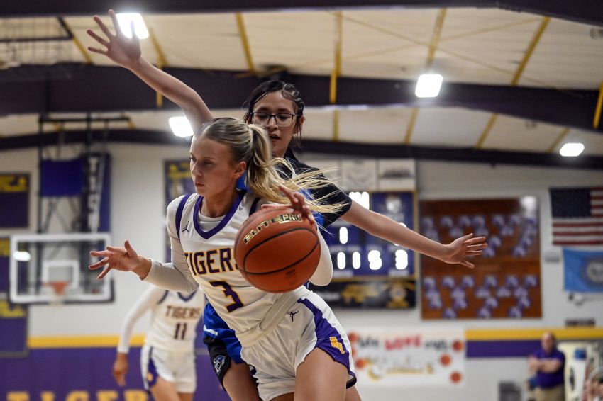 Feb. 24 Girls Basketball Roundup - New Underwood downs Oelrichs in Region 7B action  