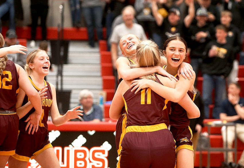 March 6 Class B Girls Basketball Roundup - Deubrook Area clips Kadoka Area, advances to Class B state tourney 