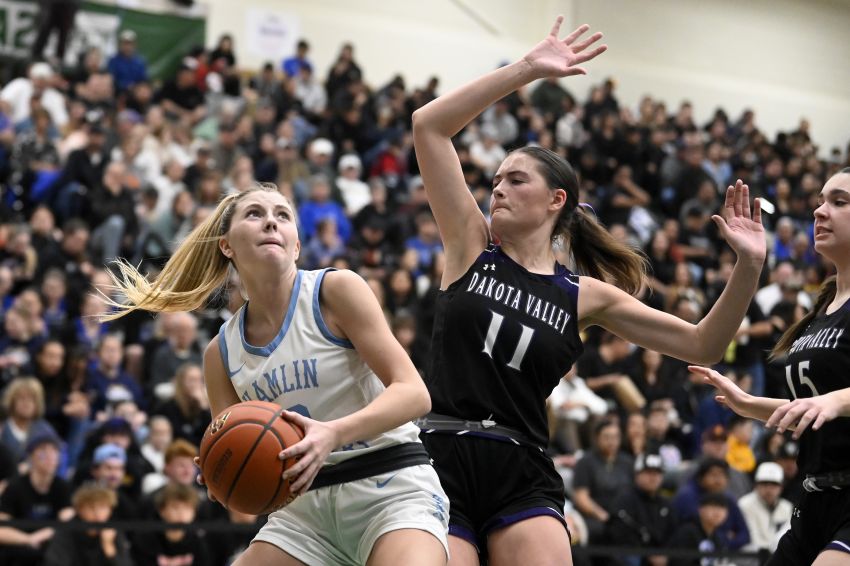 Class A Girls Basketball Roundup - Hamlin pulls away from Dakota Valley, captures third place 