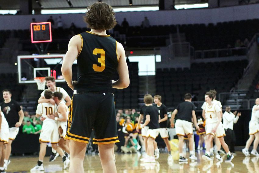 Class AA Roundup - Harrisburg outlasts Mitchell in 3OT