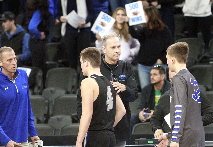 St. Thomas Moreâ€™s Dave Hollenbeck reaches 500 career wins at Class A tourney 