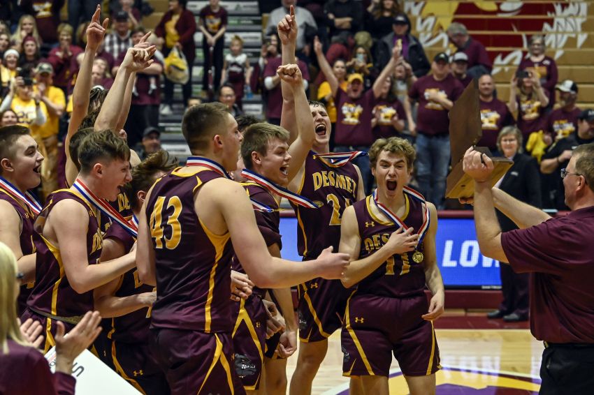 De Smet continues dominance atop Class B with three-peat 