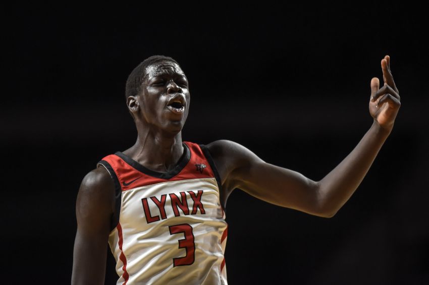 Brandon Valley defense shuts down Harrisburg, Lynx to play for Class AA title