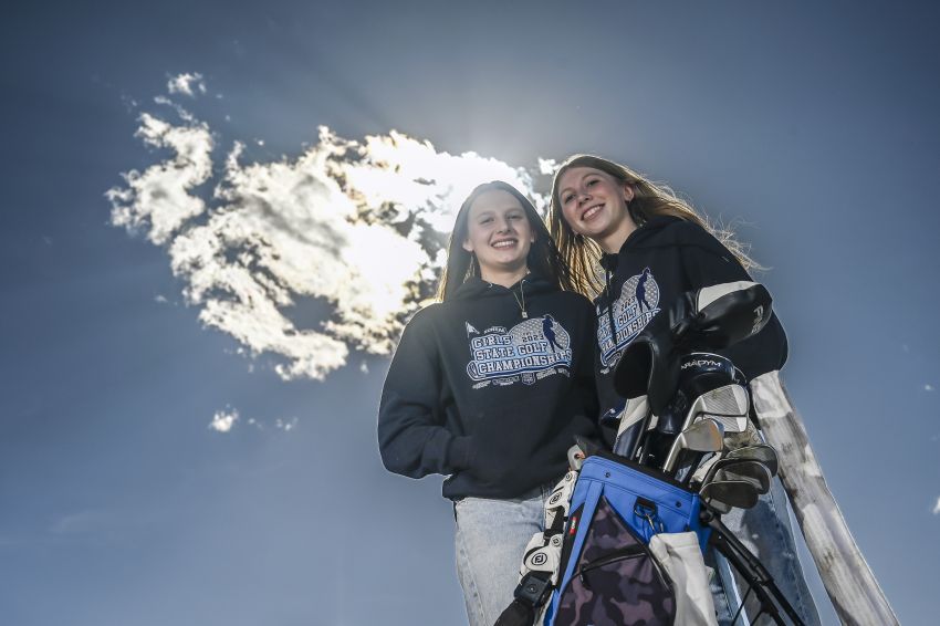 Back to full strength, St. Thomas More state champs Horning and Strain look to lead Cavaliers to first team title in school's history