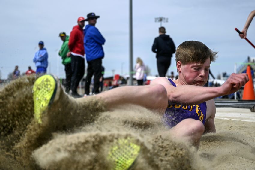 Custerâ€™s Kincade Lehman soars to state record in triple jump at Douglas Early Bird meet