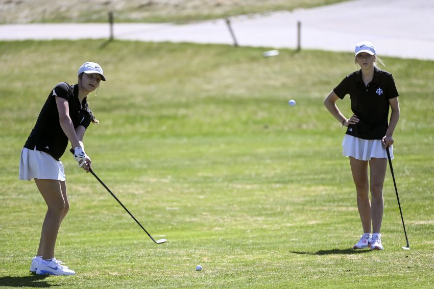 St. Thomas More's Kaitlin Strain, Rylan Horning win Spearfish Invitational two-person scramble
