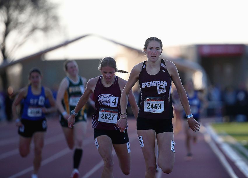 Spearfish’s Peyton VanDeest captures girls special 800-meter run at Howard Wood Dakota Relays 
