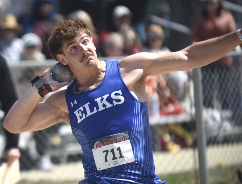 Elkton-Lake Benton boys, De Smet girls capture team titles at Dakota Valley Conference meet