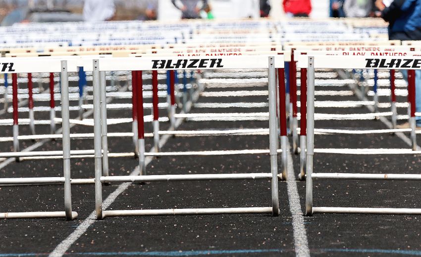 Lennox boys, Dakota Valley girls claim Region 4A titles in Canton