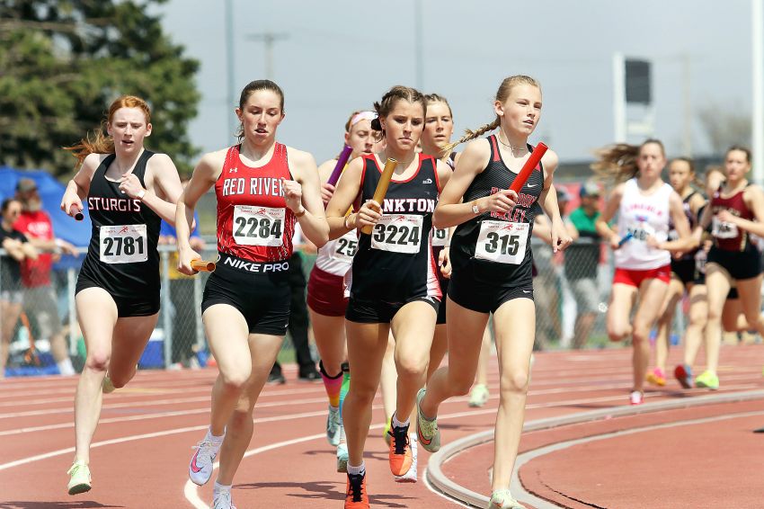 Brandon Valley, Oâ€™Gorman and Lincoln headline Class AA girls track and field contenders