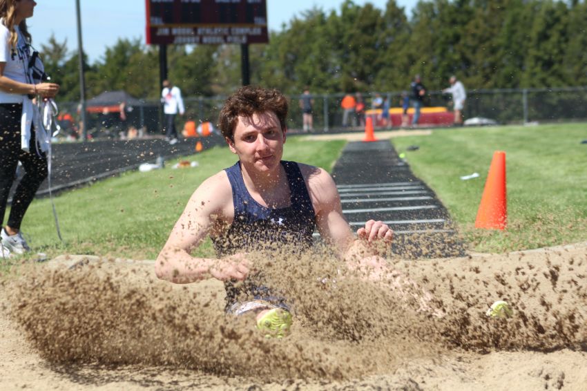 Hanson sweeps Cornbelt Conference track and field meet 