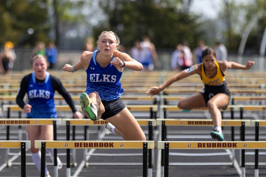 Elkton-Lake Benton’s Ivy Jaacks sweeps hurdle races at Dolphin Relays