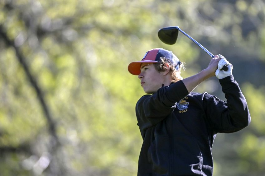 Hill City boys, Philip girls win Region 6B golf tourney titles