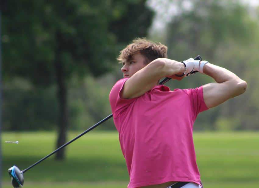 Gregory's Kade Stukel, AC/DC's Abigail Svatos win Region 4B golf titles 