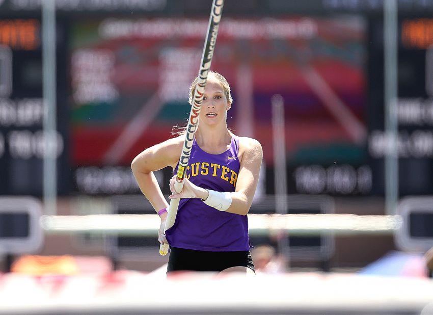 Custerâ€™s Ciana Stiefel soars to second consecutive Class A pole vault title 