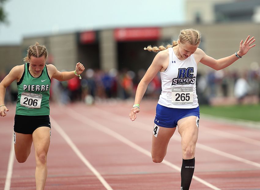Pierreâ€™s Kali Ringstmeyer leads Governor girls at Bob Judson Invitational