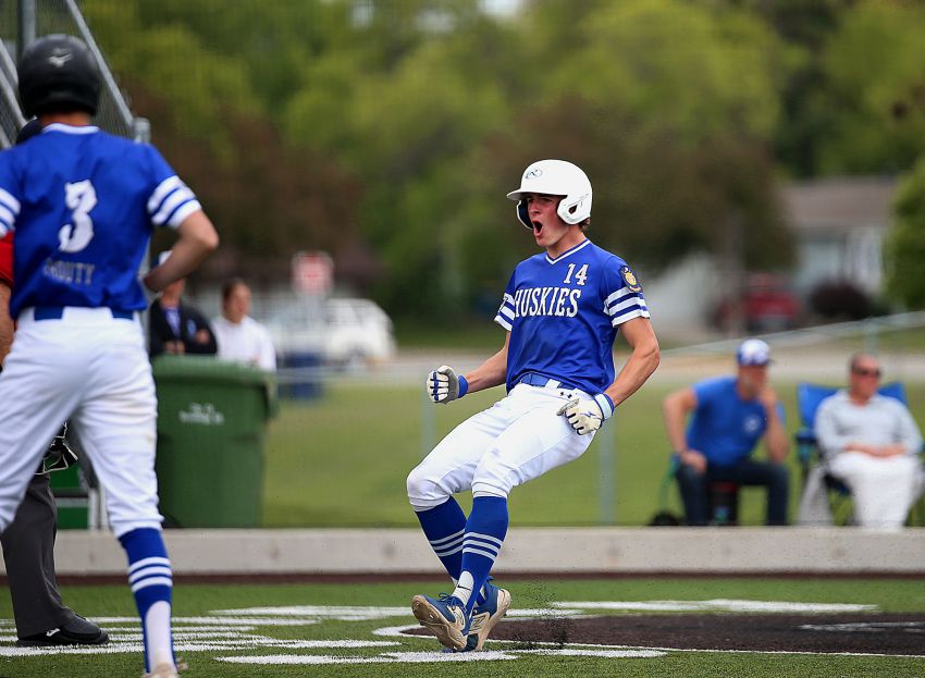 Elk Point-Jefferson Huskies pull away from Chargers, sets up semifinal matchup with Dell Rapids
