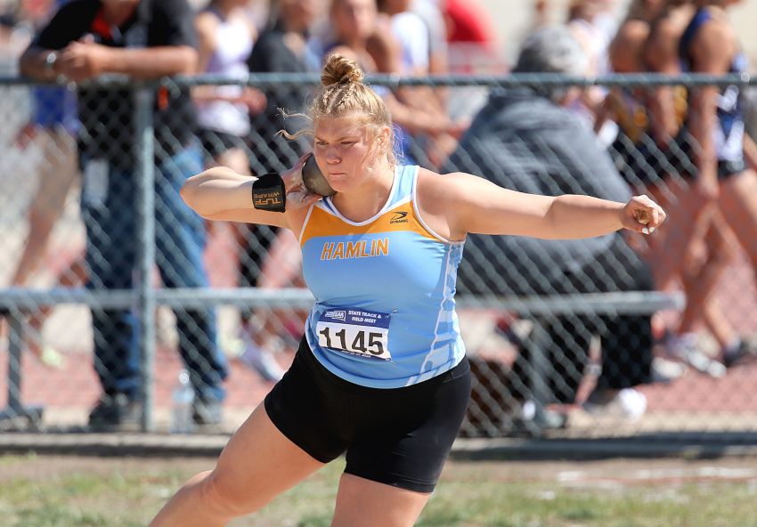 Hamlin's Gracelyn Leiseth repeats as girls Gatorade South Dakota player of the year 