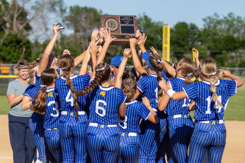 Castlewood pulls away from McCook Central/Montrose, captures second softball championship in four years