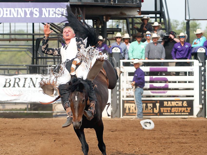 Kashton Ford delivers top bareback rides at National High School Finals Rodeo