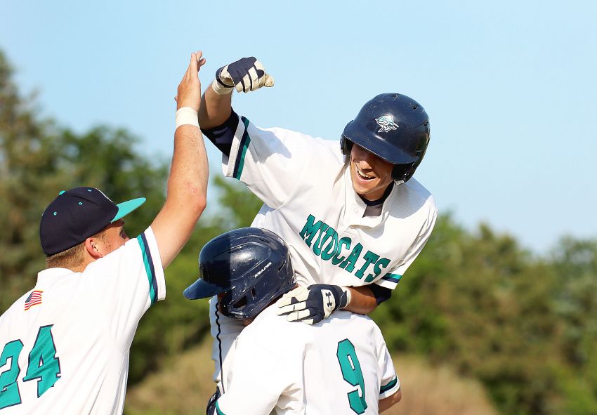 June 19 Amateur Baseball Roundup - Mudcats walk off Angels in Cornbelt-Sunshine League showdown 