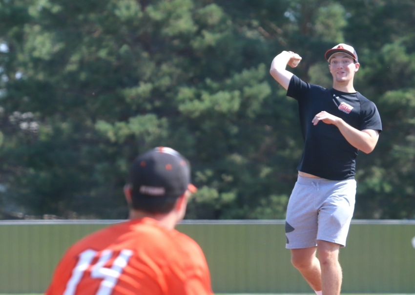 'My hero when it came to baseball' - Greg Dean honored for Mount Vernon's ceremonial first pitch 