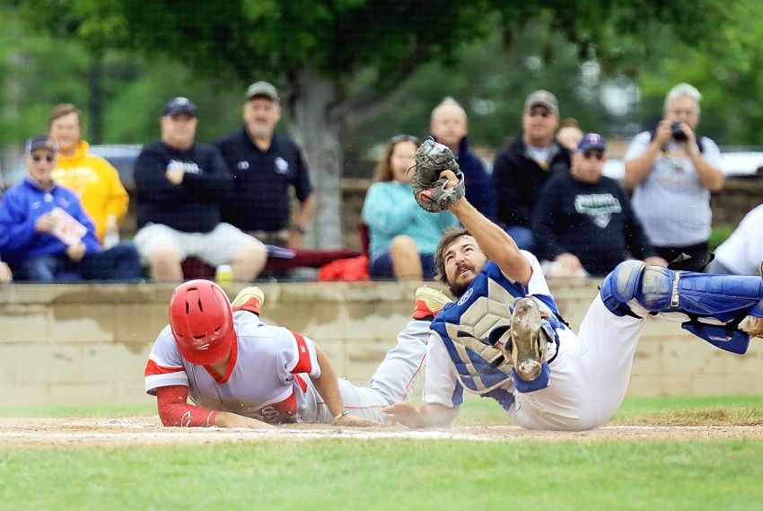 Aug. 7 Class B Amateur Baseball Roundup - Flandreau picks up opening round win over Menno 
