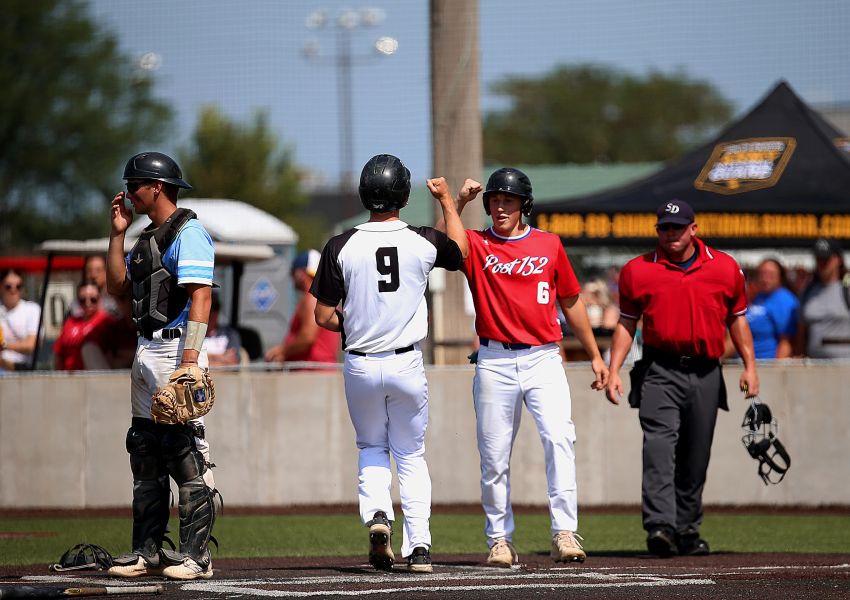 Aug. 10 Class B Amateur Baseball Roundup - Freeman hits past Burke in five innings, sets up second round matchup with Dell Rapids Mudcats 