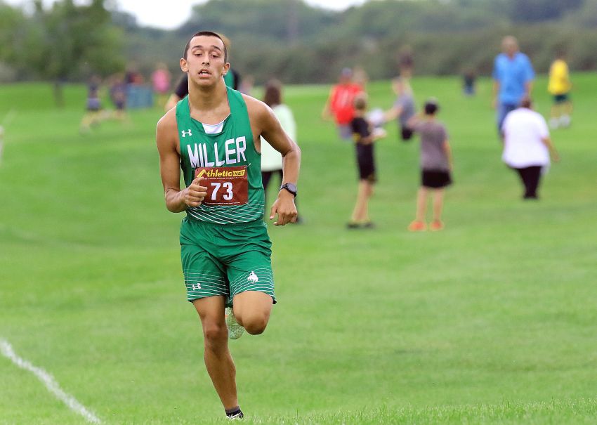 Miller's Pierce Baumberger, Mobridge-Pollock's Heidi Olson win Redfield Invitational titles 