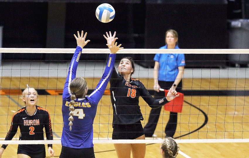 Sept. 1 Volleyball Roundup - Huron edges Aberdeen Central in five-set match 