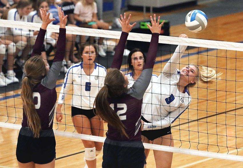 High school volleyball roundup -- Bridgewater-Emery tops Freeman in straight sets 
