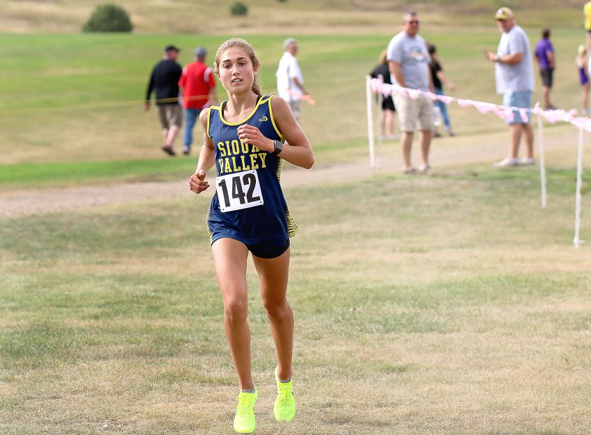 Sioux Valley's Bloker, Tri-State's Foltz capture individual titles at Deuel Invite