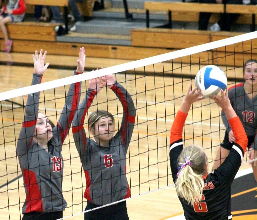 Sept. 15 Volleyball Roundup - No. 3 Chester Area downs Howard in three-set sweep 