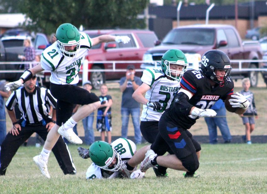 Sept. 16 Football Roundup - Blackhawks pile up 352 yards in shutout win over Rustlers 