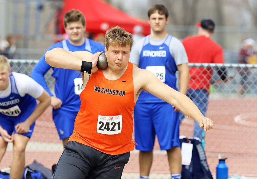 Sioux Falls Washingtonâ€™s Kael Miedema unleashes monster discus throw at AAU Region 14 National Qualifier