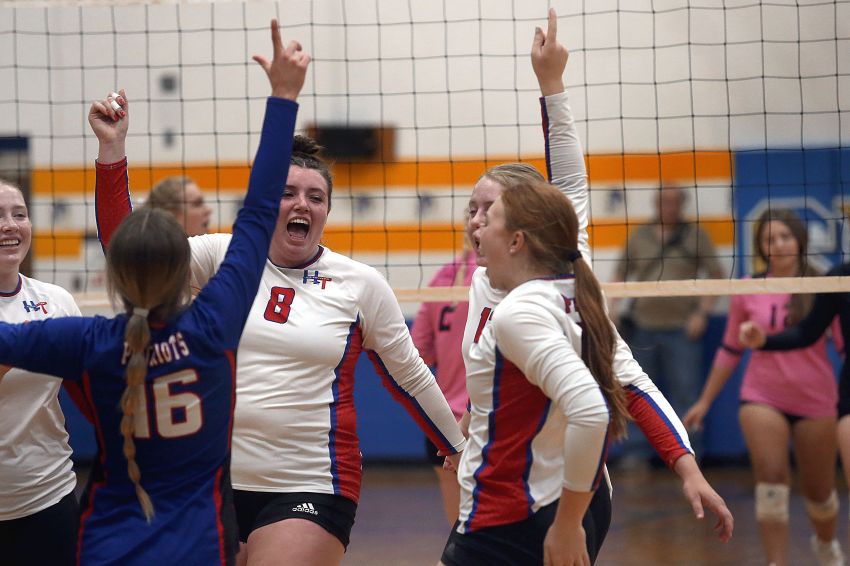 Oct. 5 Volleyball Roundup - Hitchcock-Tulare wins 281 Conference championship, improves to 23-0 