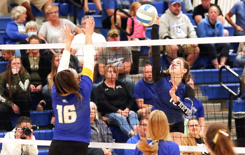 High school volleyball roundup - Garretson sweeps Canton in Thursday action 