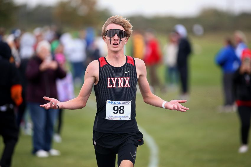 Brandon Valley’s Mikah Peters named Gatorade South Dakota boys cross-country runner of the year 