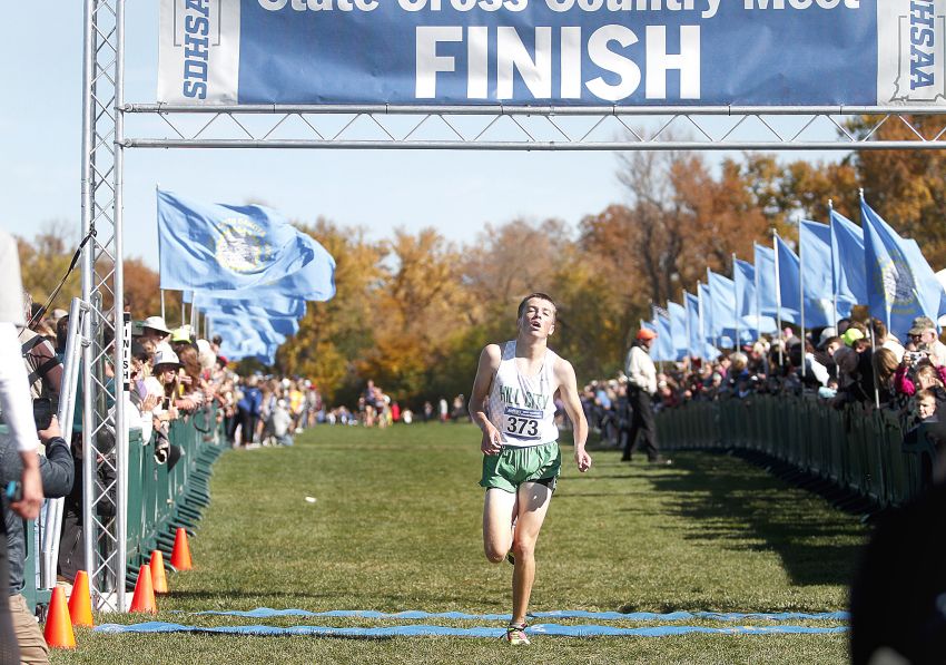 Hill Cityâ€™s Luke Rupert receives Gatorade South Dakota boys cross-country runner of the year honor 