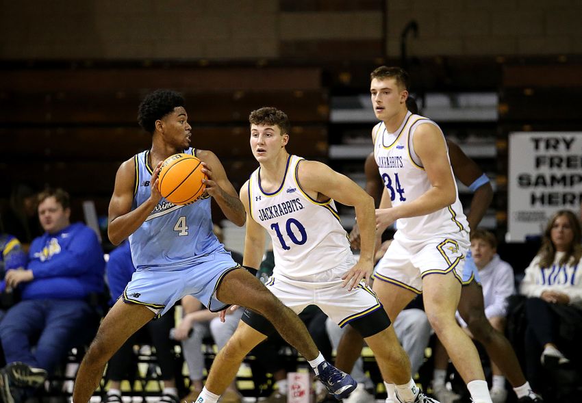 De Smet’s Kalen Garry, Damon Wilkinson making mark as starters for South Dakota State men's basketball