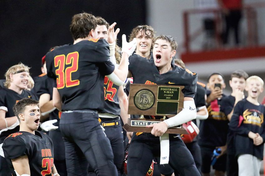 â€˜Bring one back to Avonâ€™ - Pirates use defensive stand to secure Class 9B state championship 